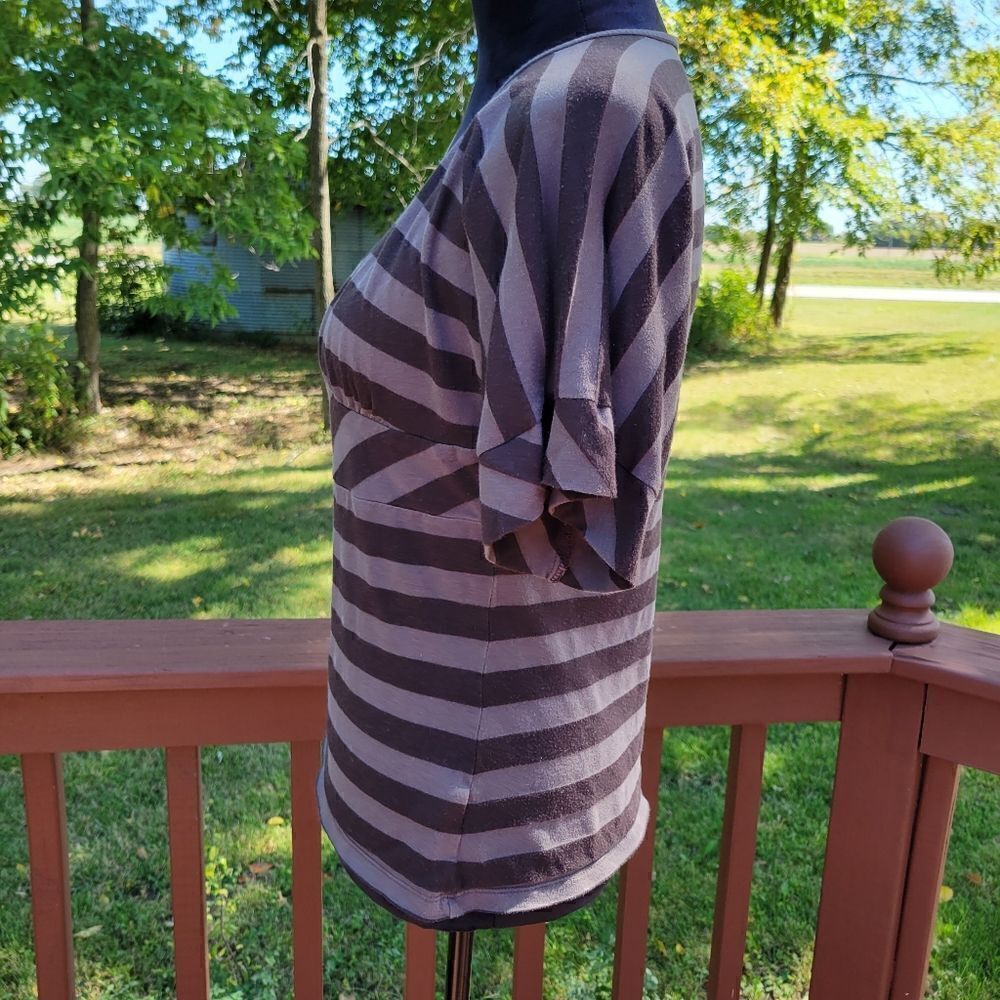 Old Navy Women’s Short Sleeve Brown Striped Pullover Shirt Sz M - Picture 8 of 14